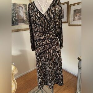 Connected Woman like new Black & Brown Patterned Dress SZ 20W. B:1088